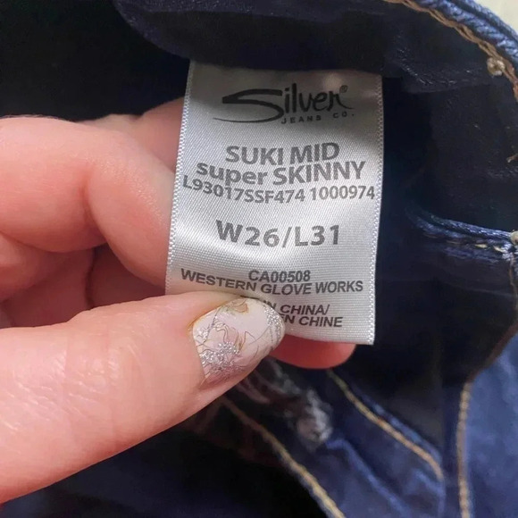 Silver Women's Suki Fit Super Stretch Mid Skinny Jeans Size W26 L31 - Picture 7 of 9